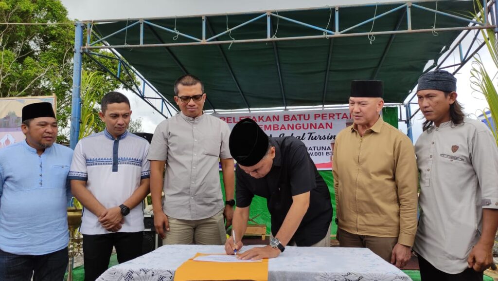 Hadiri Peletakan Batu Pertama Masjid Jabal Tursina Marzuki Yang